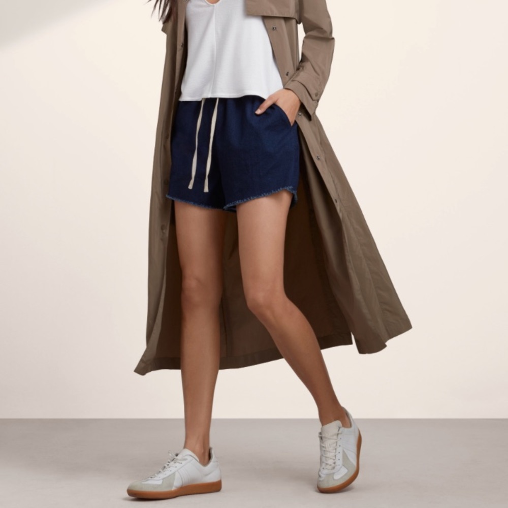 ARITZIA Wilfred Free SAGE SHORT- DARK INDIGO